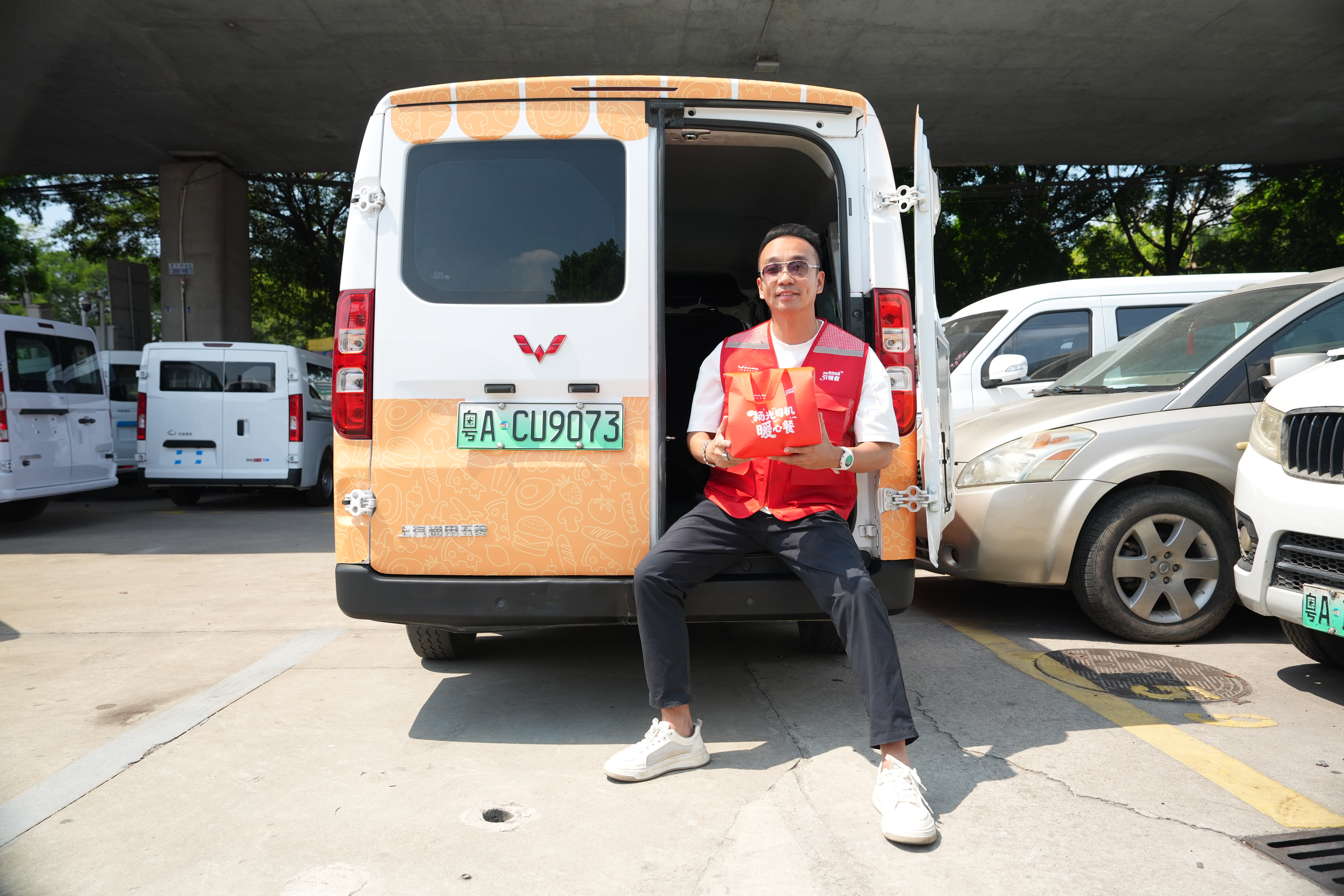 今天，一直在江南市场等大家！ 