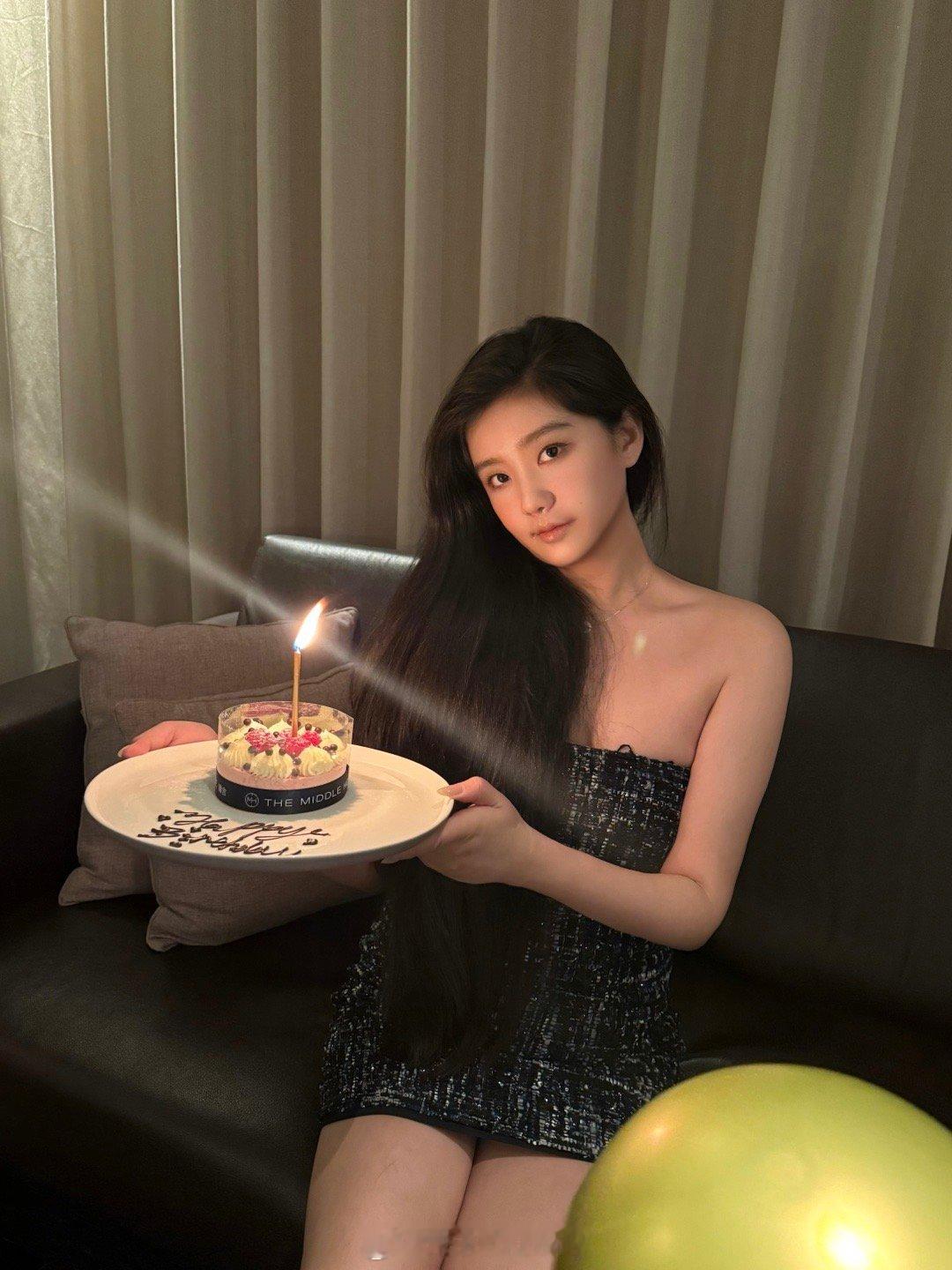 祝我生日快乐🎂🎊 