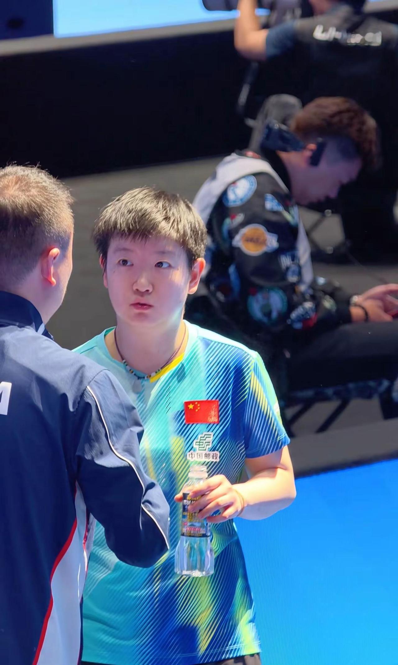 不羡慕成群的狼  只佩服独行的虎