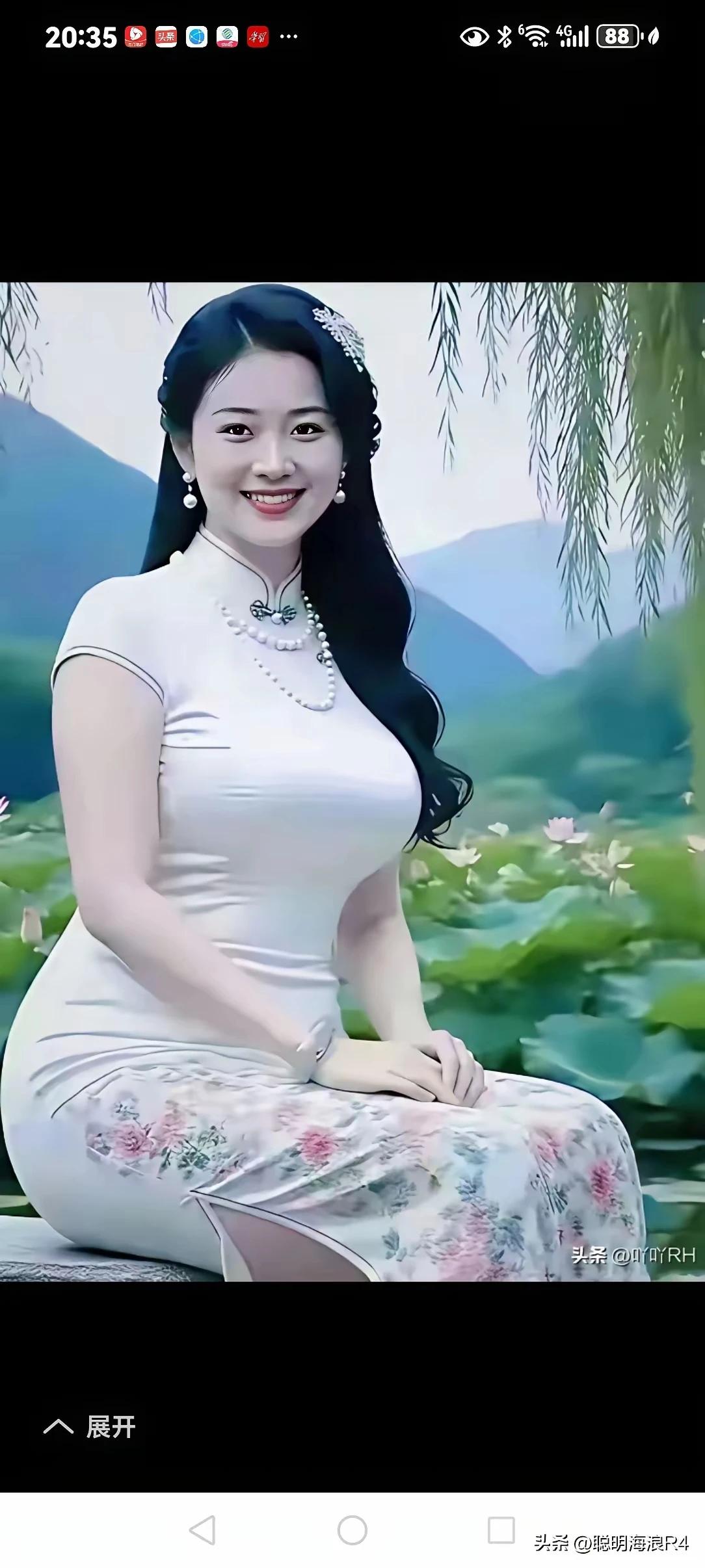 上联：湖畔柳舞穿紫燕
下联：桥边婉转醉春风