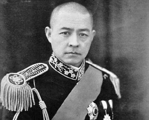 1938年，徐州，60万国军被日军死死包围，一个杂牌军军长对李宗仁说：“给我18