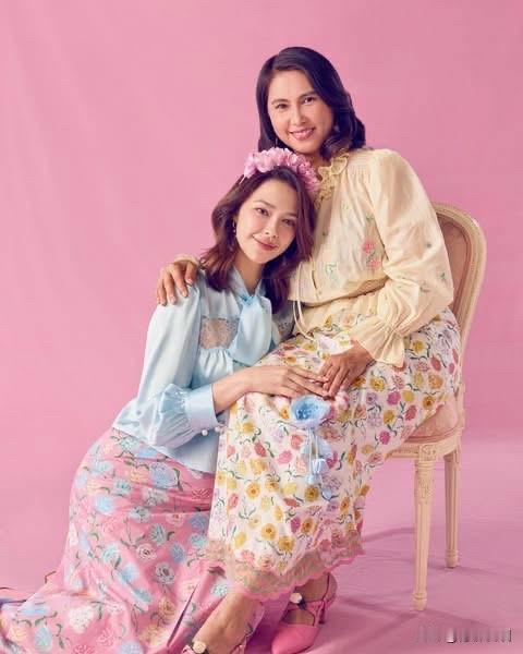 Patricia与妈妈和女儿。。