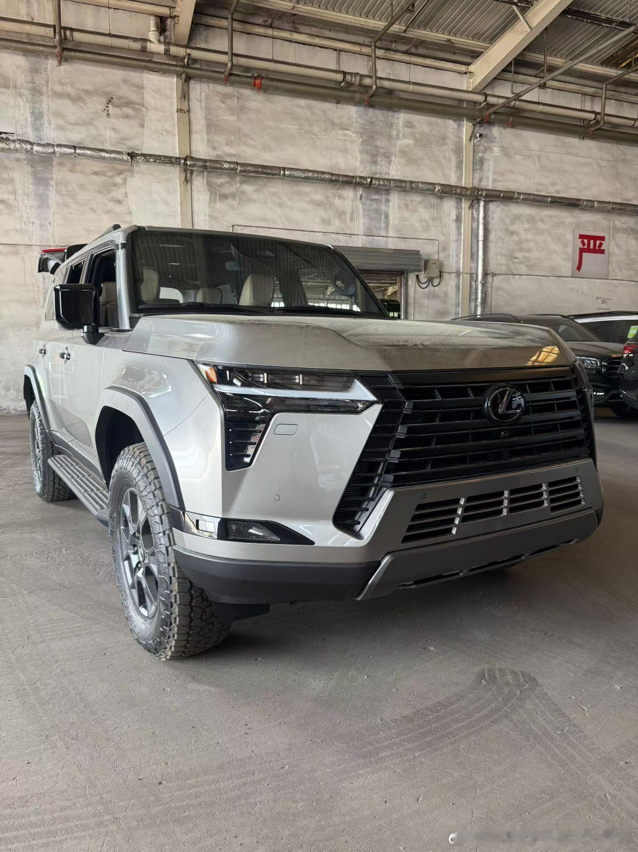 GX550 越野+ 银色 现车过户卖 新车 历史最低价 比加版多黑耀套件 11x