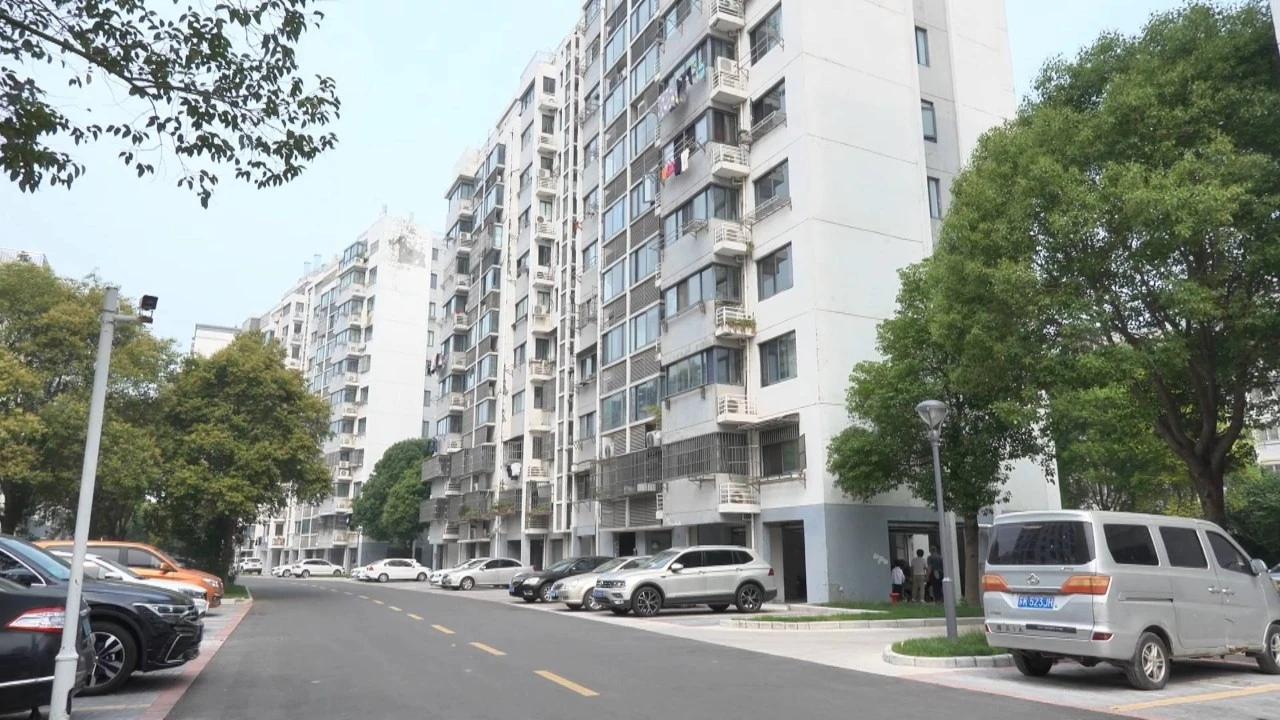 宝应安宜镇两大民生工程落地见效
 今年以来，安宜镇聚焦群众急难愁盼，扎实推进多项