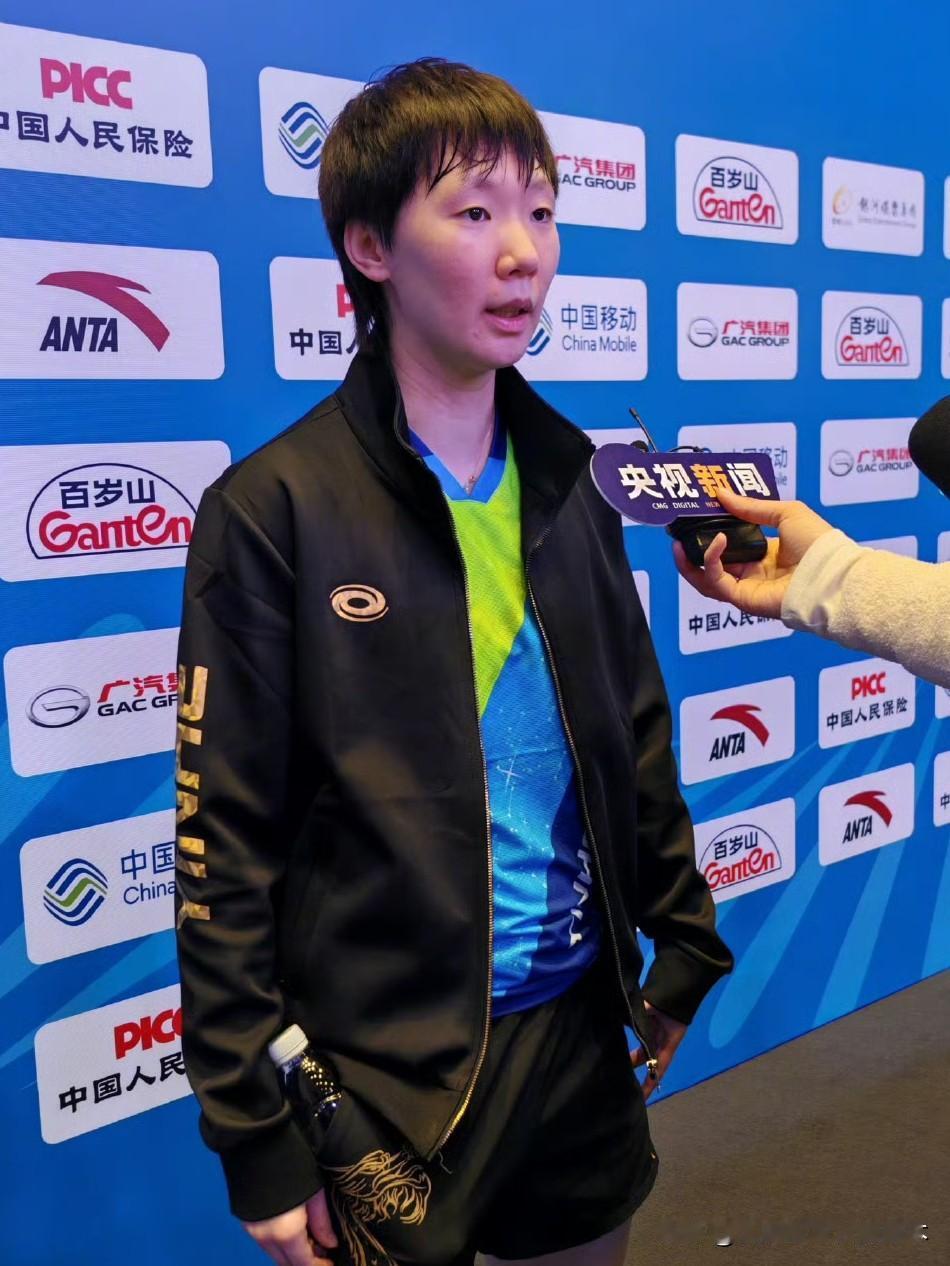 国乒两个绝对主力王曼昱、孙颖莎如愿以偿地会师决赛了！
这也是双方第二次打进全运会