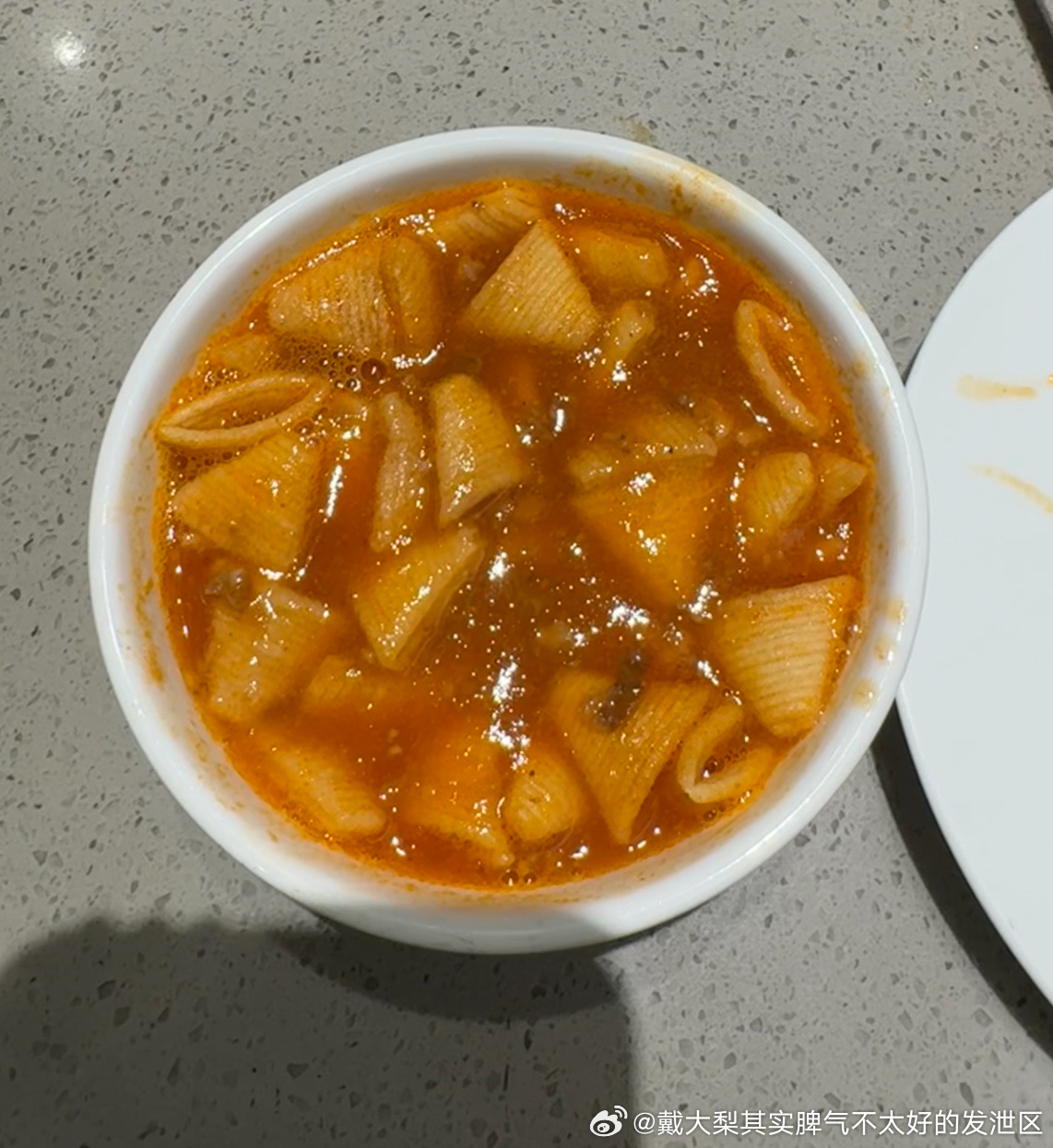 我喜欢吃海底捞的番茄汤泡虎牙脆我老公说我是异食癖 ​​​