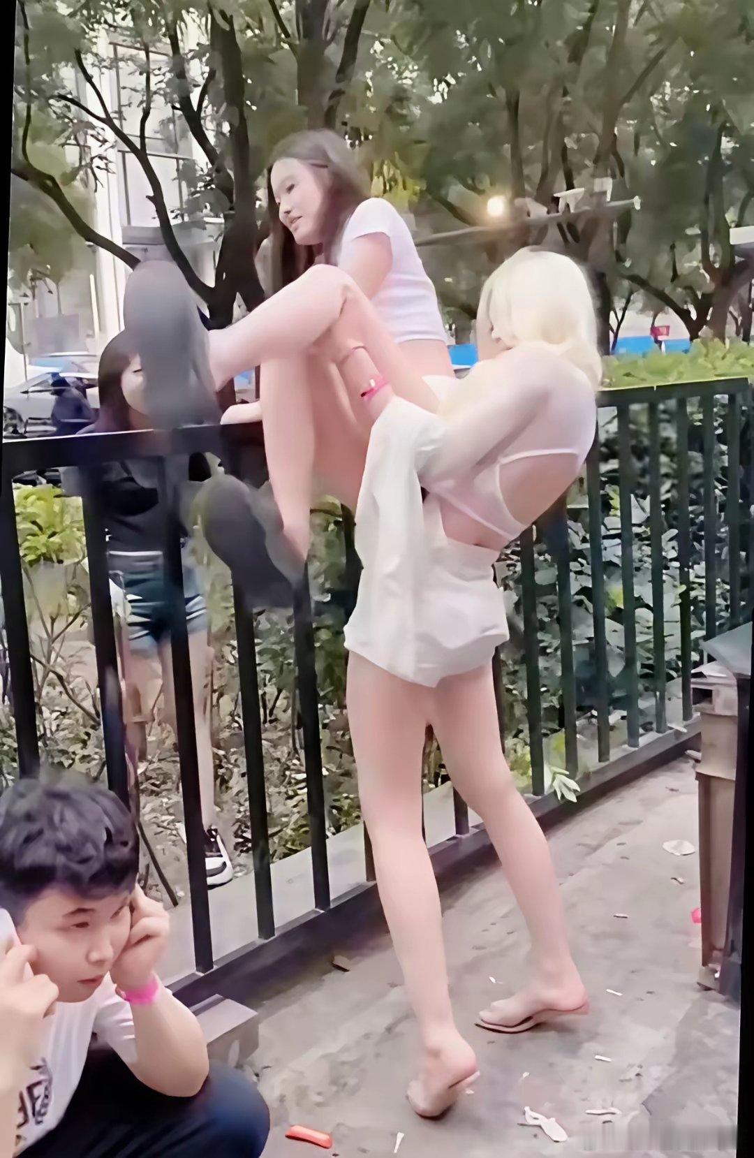 梓渝前经纪人朋友发文漂亮的人不一定干漂亮的事儿，现在这个社会怎么了嘛？ ​​​
