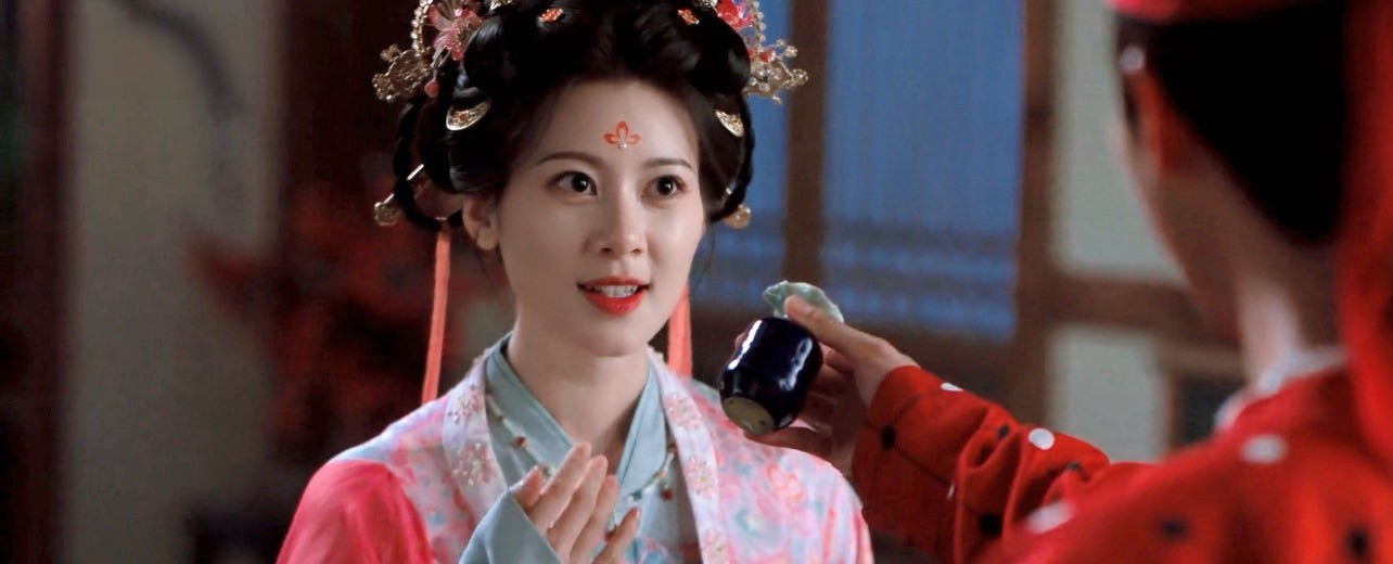 赵昭仪好适配欢喜冤家荧幕上的严馥之灵动耀眼，赵昭仪演出角色独有的傲气，和对手嬉笑