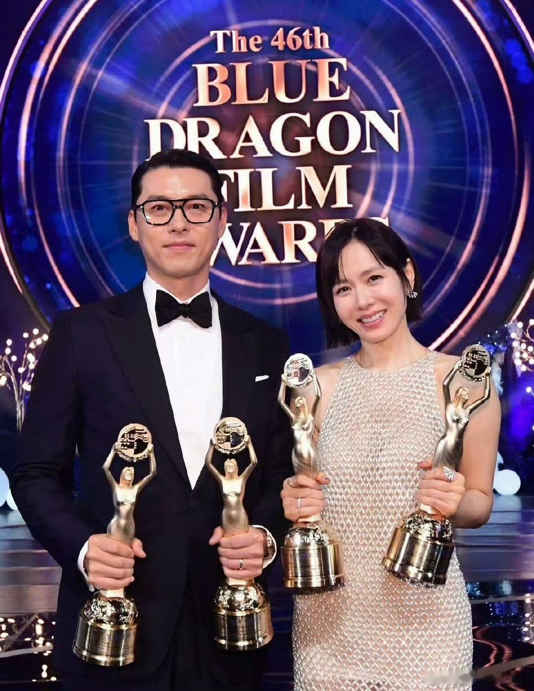 好家伙！我直呼好家伙！玄彬孙艺珍包揽了今年的青龙影帝影后！这什么娱乐圈文照进现实