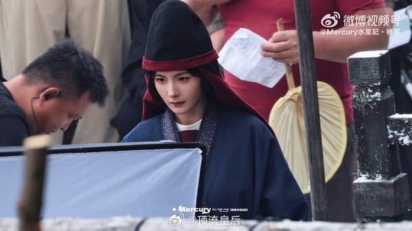 好素的妆容好立体的五官，杨幂江山大同路透好有质感。 