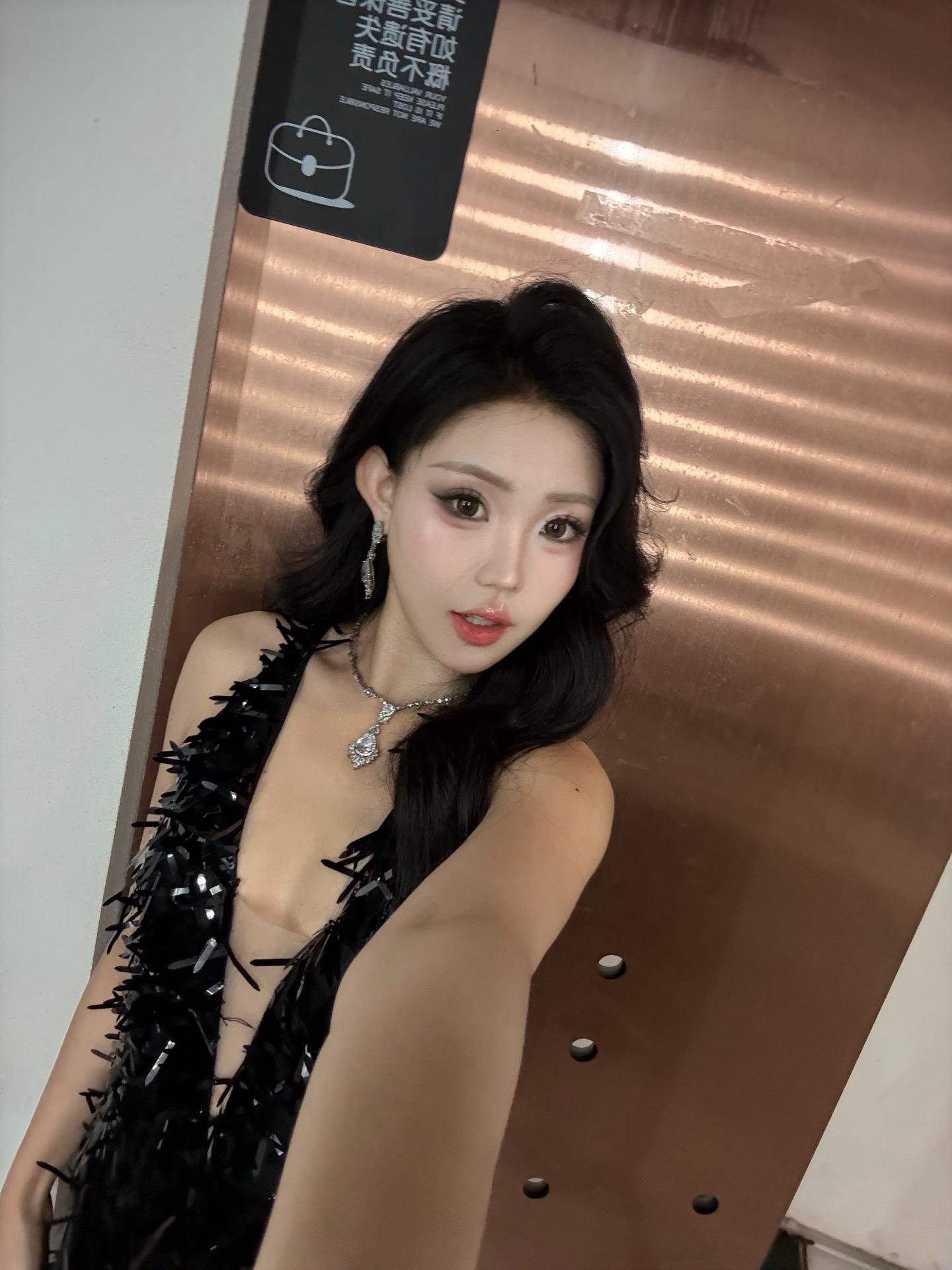 对 就是这套造型把路人美了一大跳