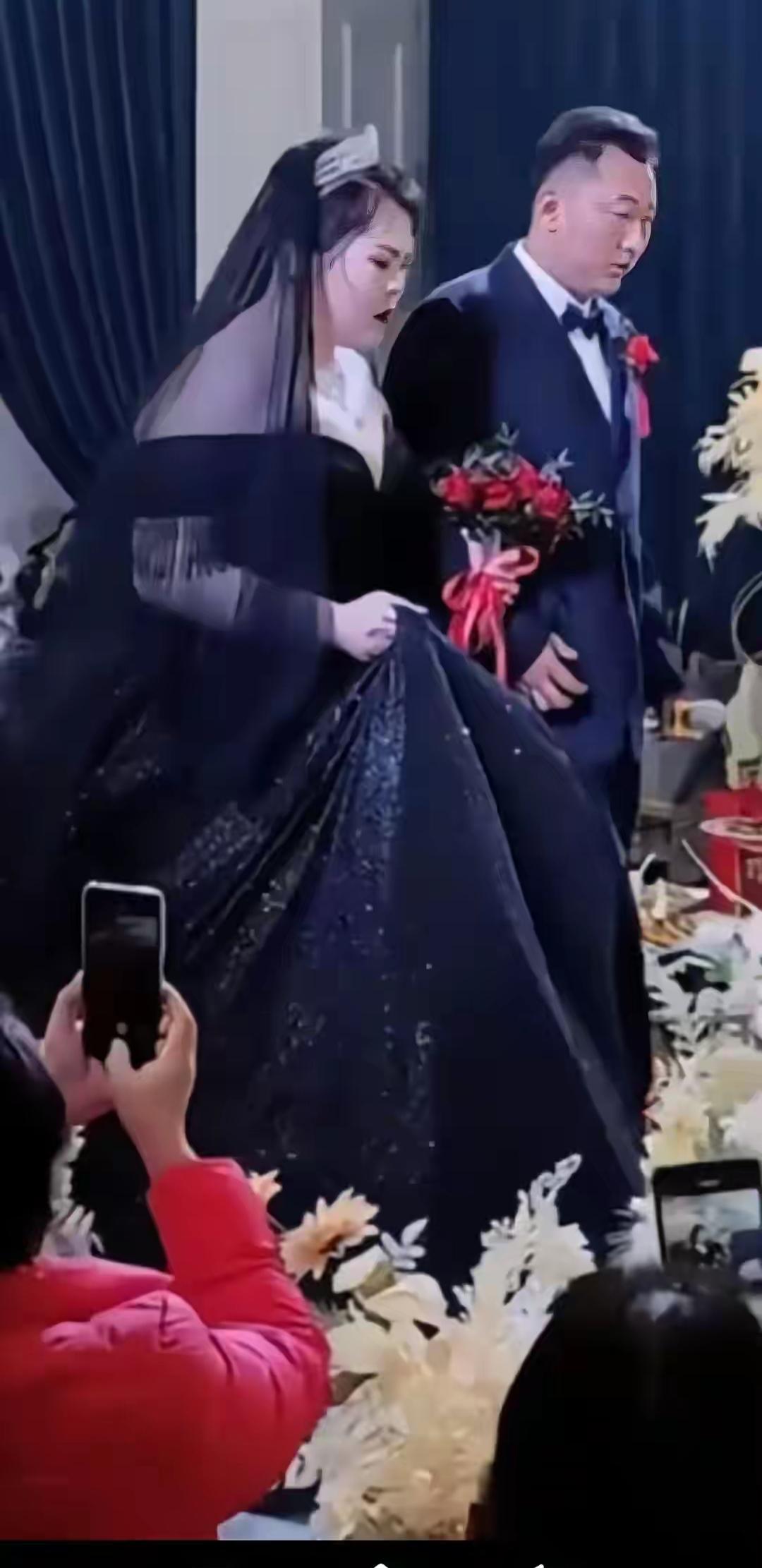 任性的女孩，结婚非穿黑纱，将来绝对后悔！
不听老人言，吃亏在眼前！