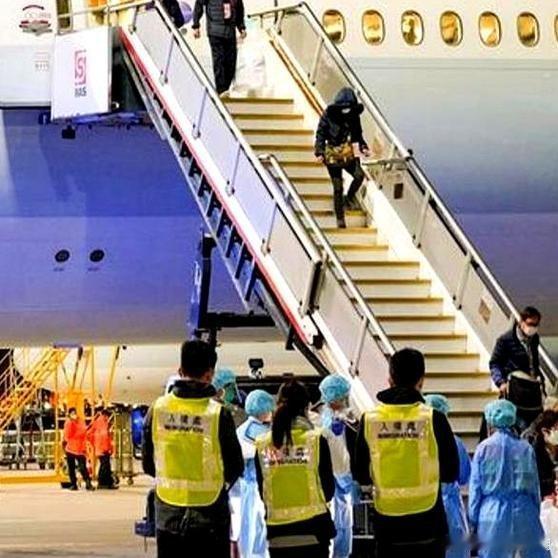 《北海道游客滞留要求包机，2月3日，中方回应引热议，全球关注游客任性行为后果》阅