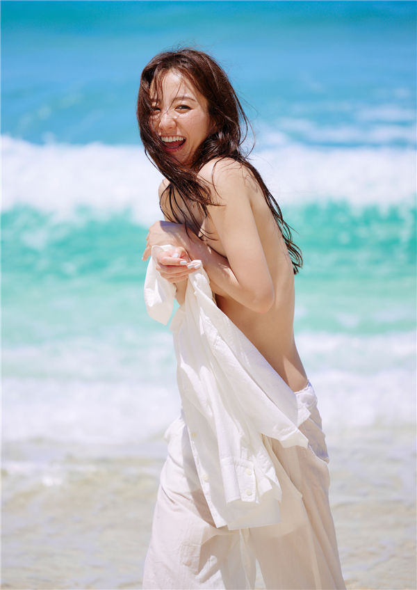 高田里穗 ​​​