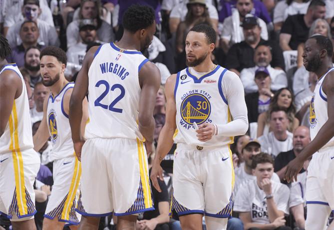 追梦格林46个字点评勇士现状，折射出三个问题：
勇士107-116竟然输给残阵灰