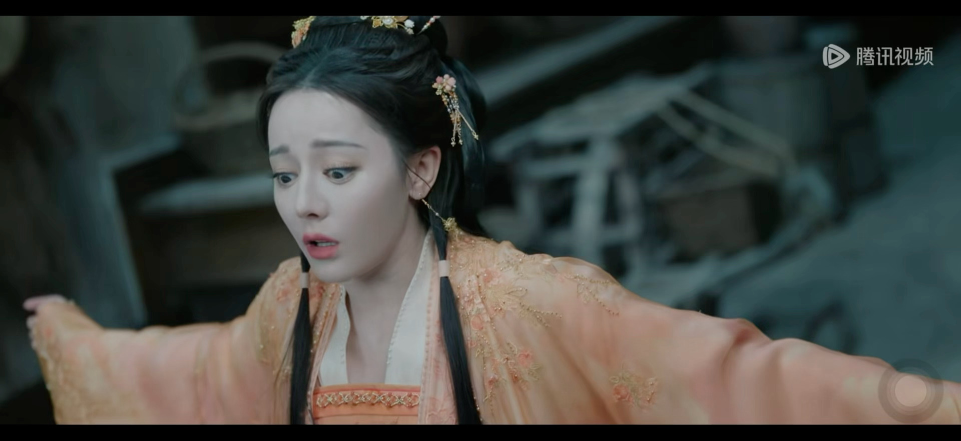 白日提灯有自己的姐姐杀了姐姐🔪白日提灯