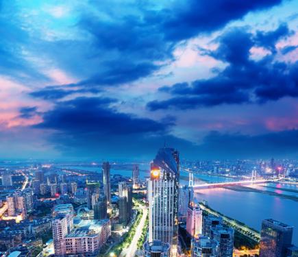 一、2026年多少分能上？别只看分数，位次才是命根子
先看2025年最新数据。南
