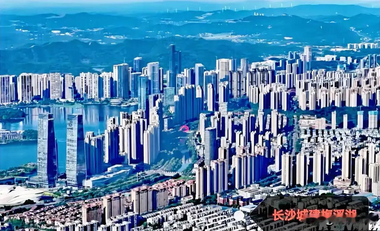 梅溪湖最大的不足就是交通不便！整个片区被湖和山割裂，道路狭窄，地铁方面仅有湖北面