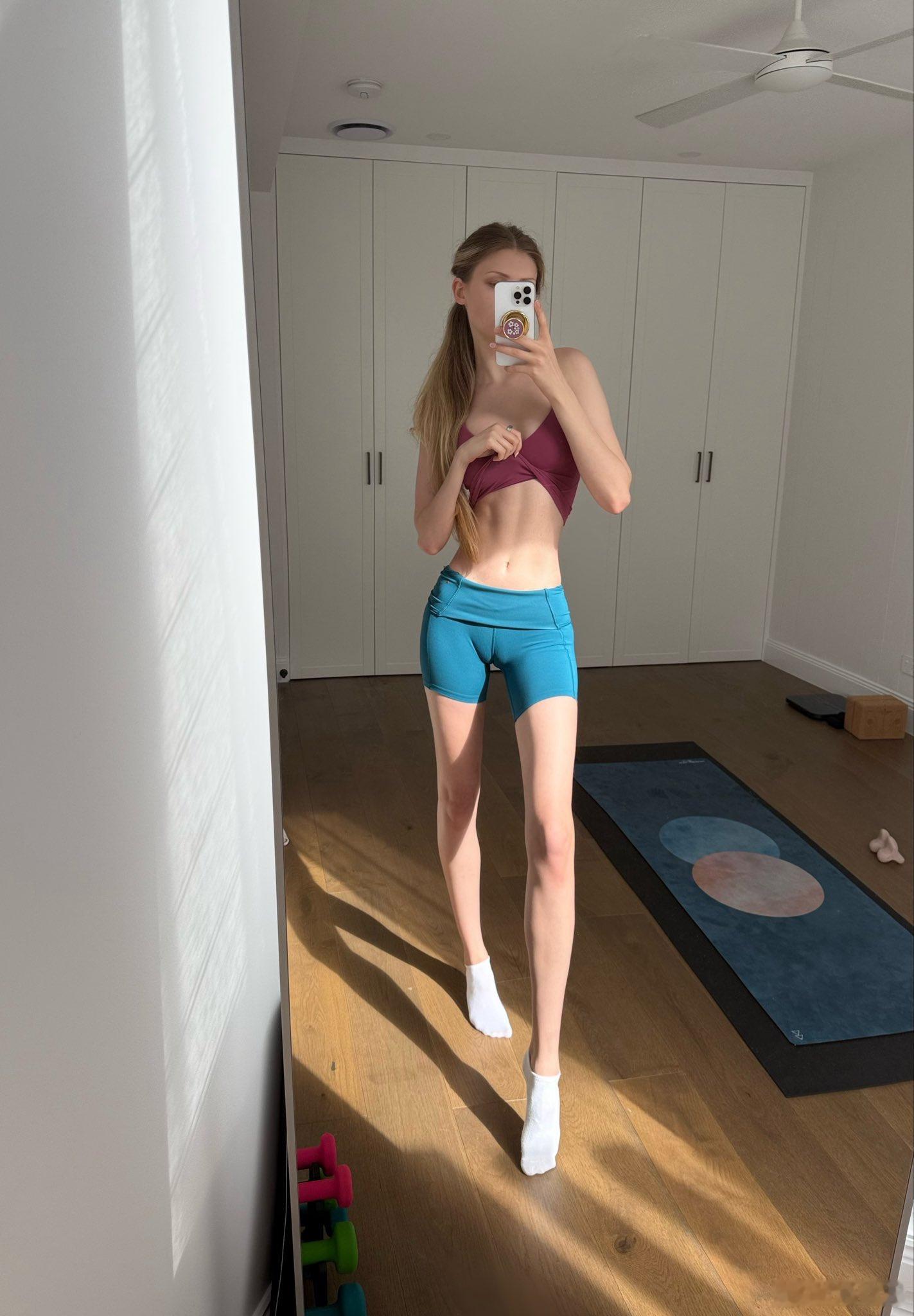 穿瑜伽裤不令人讨厌除了 Mila 没谁了 