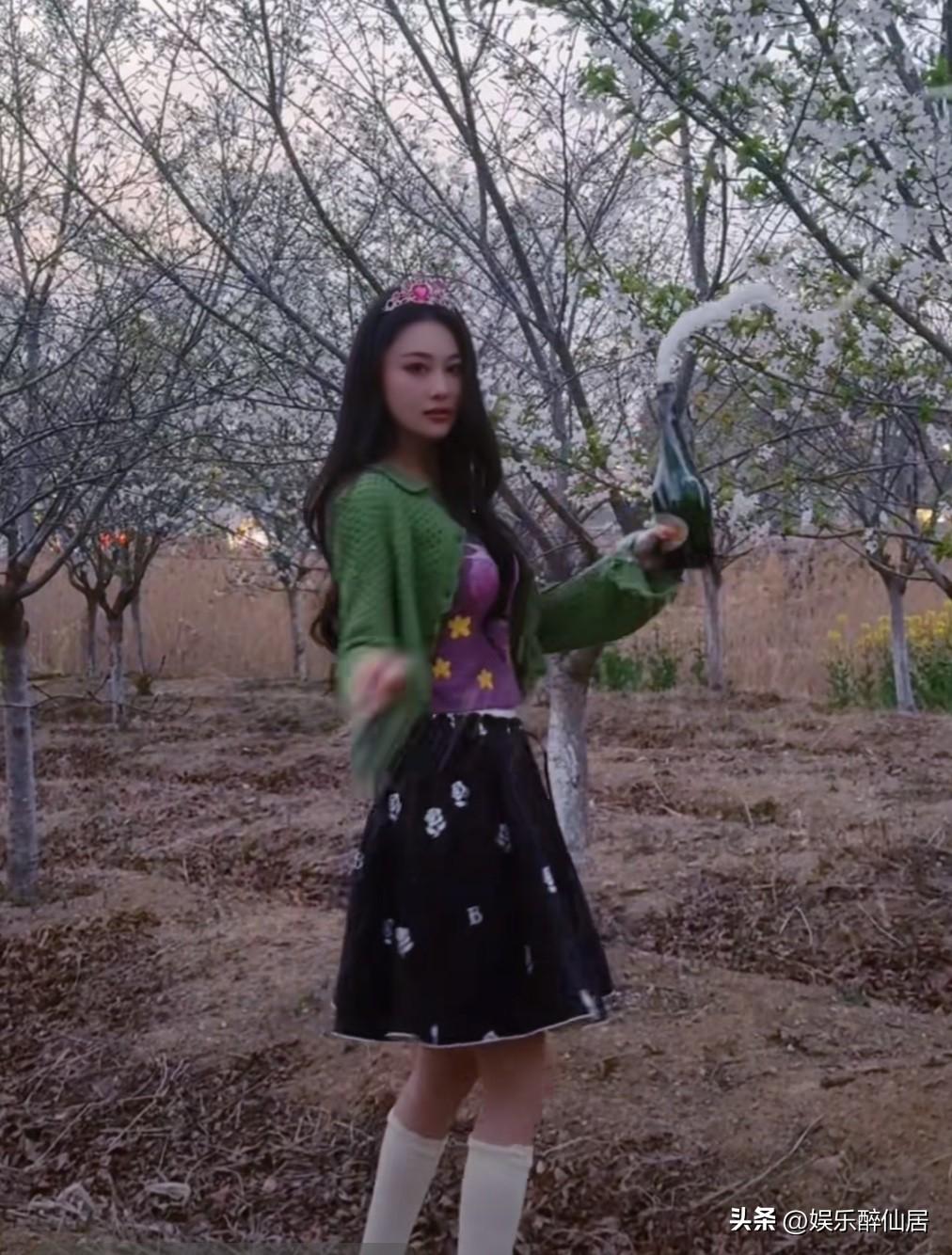 你们发现没张馨予现在有点不对劲！！
刚结婚那阵都是温柔的军嫂形象，
现在何捷也转