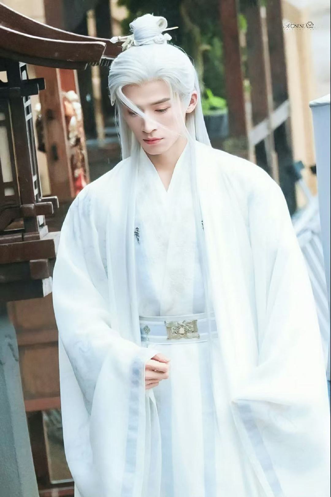 王星越新剧大唐陶白白 王星越的萧怀瑾适配度满分！白发造型贴合角色，观星推演破案的