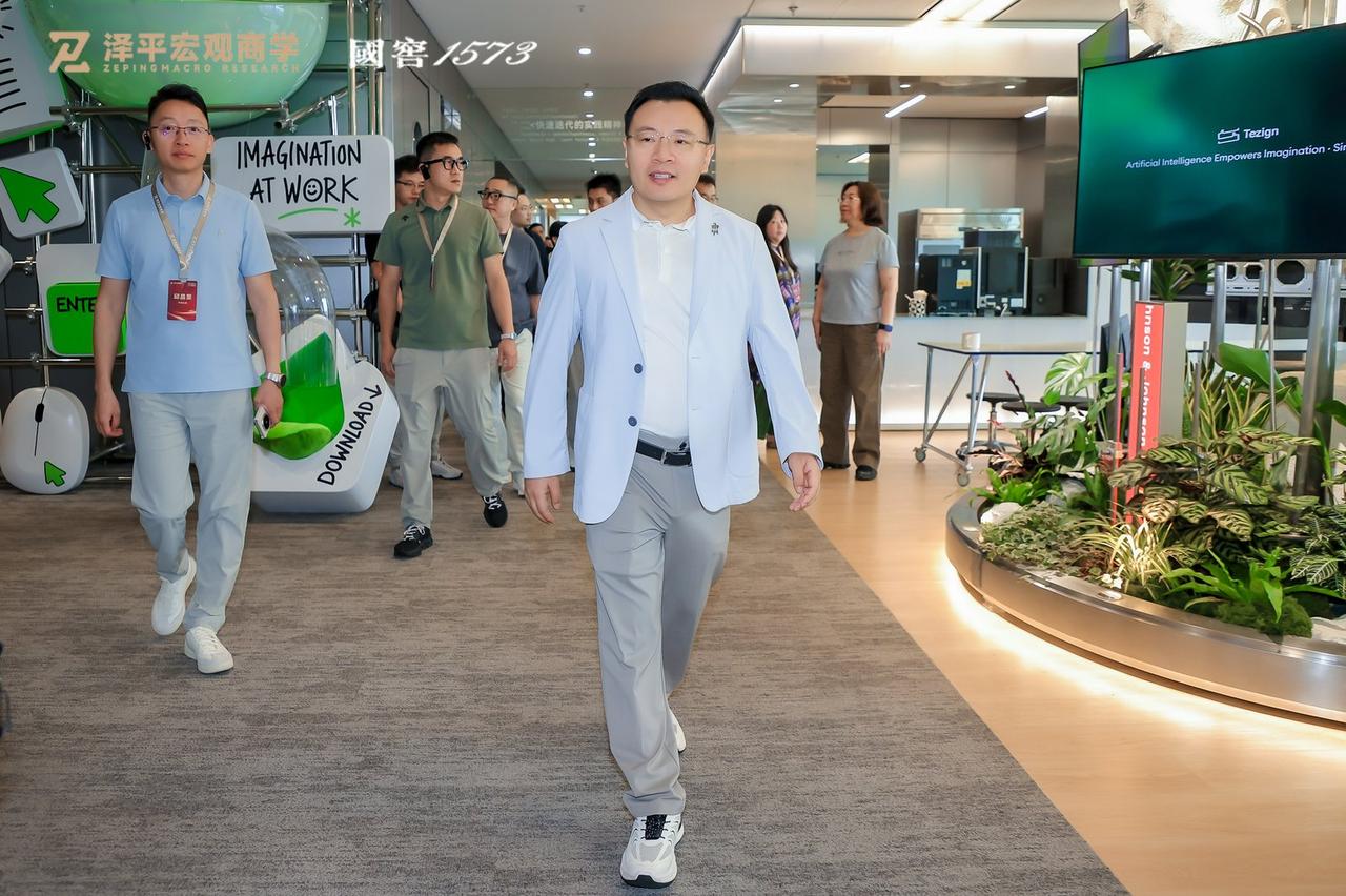 晨练两百个俯卧撑，卷腹，开合跳，正心正念，坚持做长期正确的事