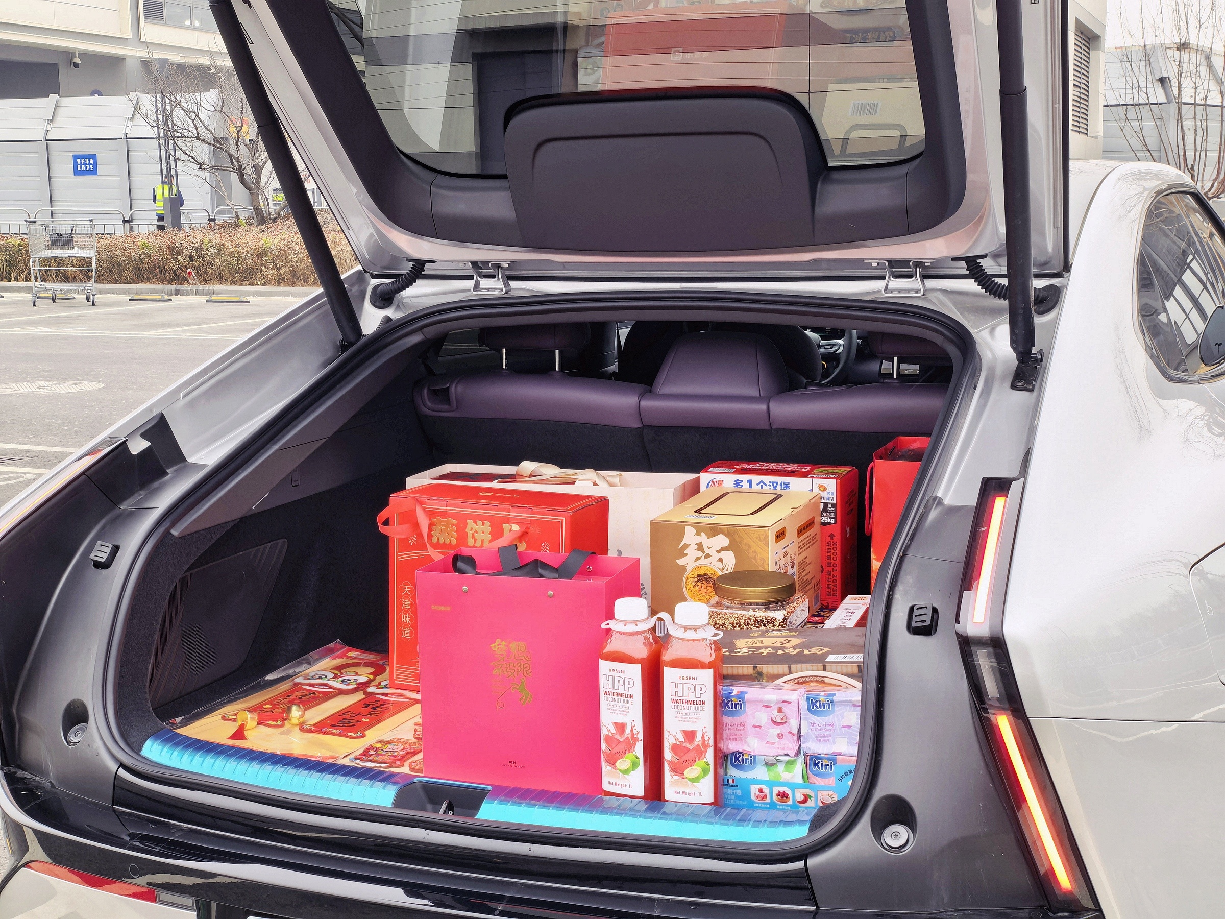 与小鹏P7共赴首个温馨春节，智享团圆时光前方高能：您的春节假期开启倒计时，已经不