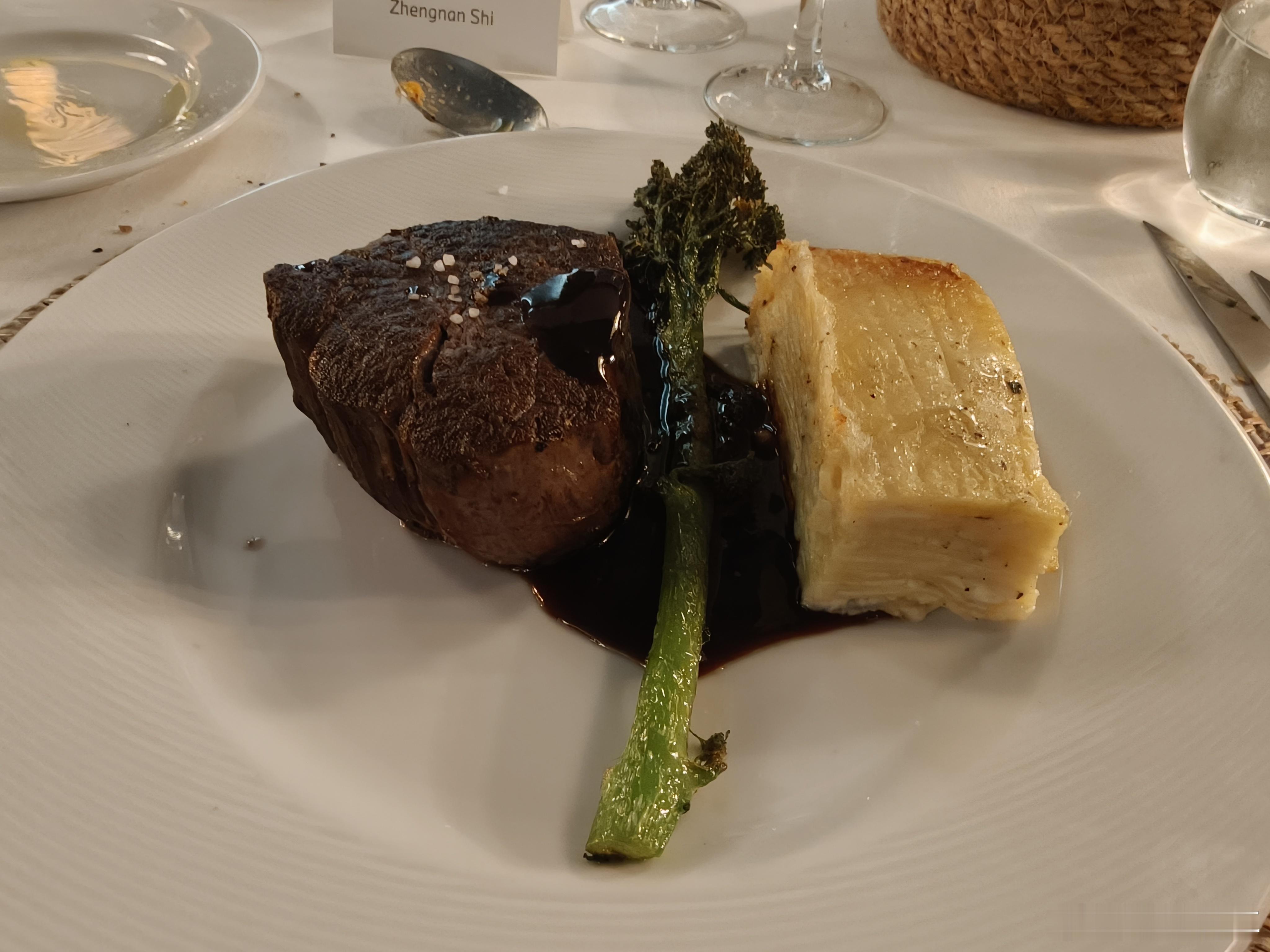 今晚吃到肉了嗯欧洲非常不适合我这种粗线条嗯只有宝马适合我 