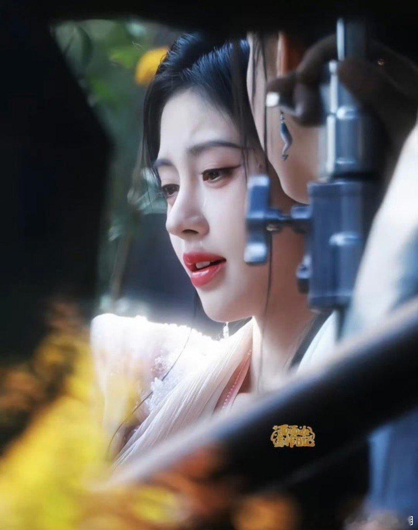 鞠婧祎露芜衣哭戏路透，来看看怎么样 