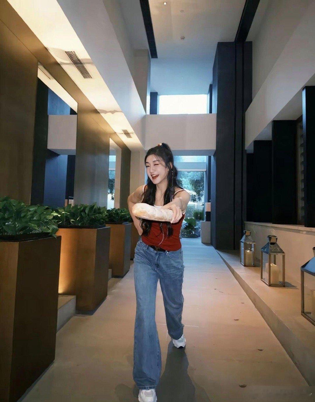 陈梦目前的小日子，就是我想要的：功成名就，无忧无虑。成不了陈梦，那就多看一看陈梦