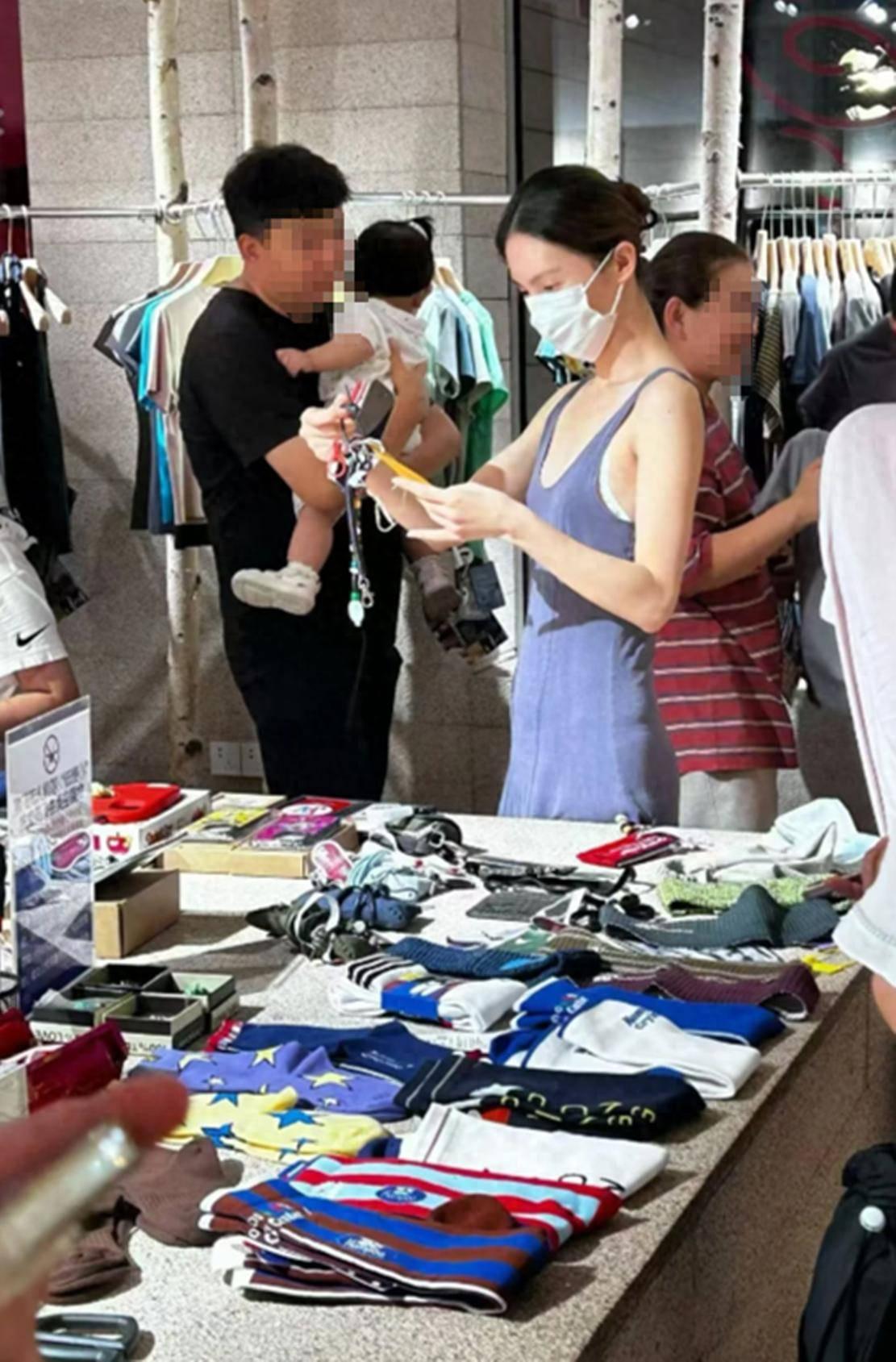结论：金晨不算行业公认的顶流女星，属于一线上游、票房型实力派小花、准顶流梯队，距