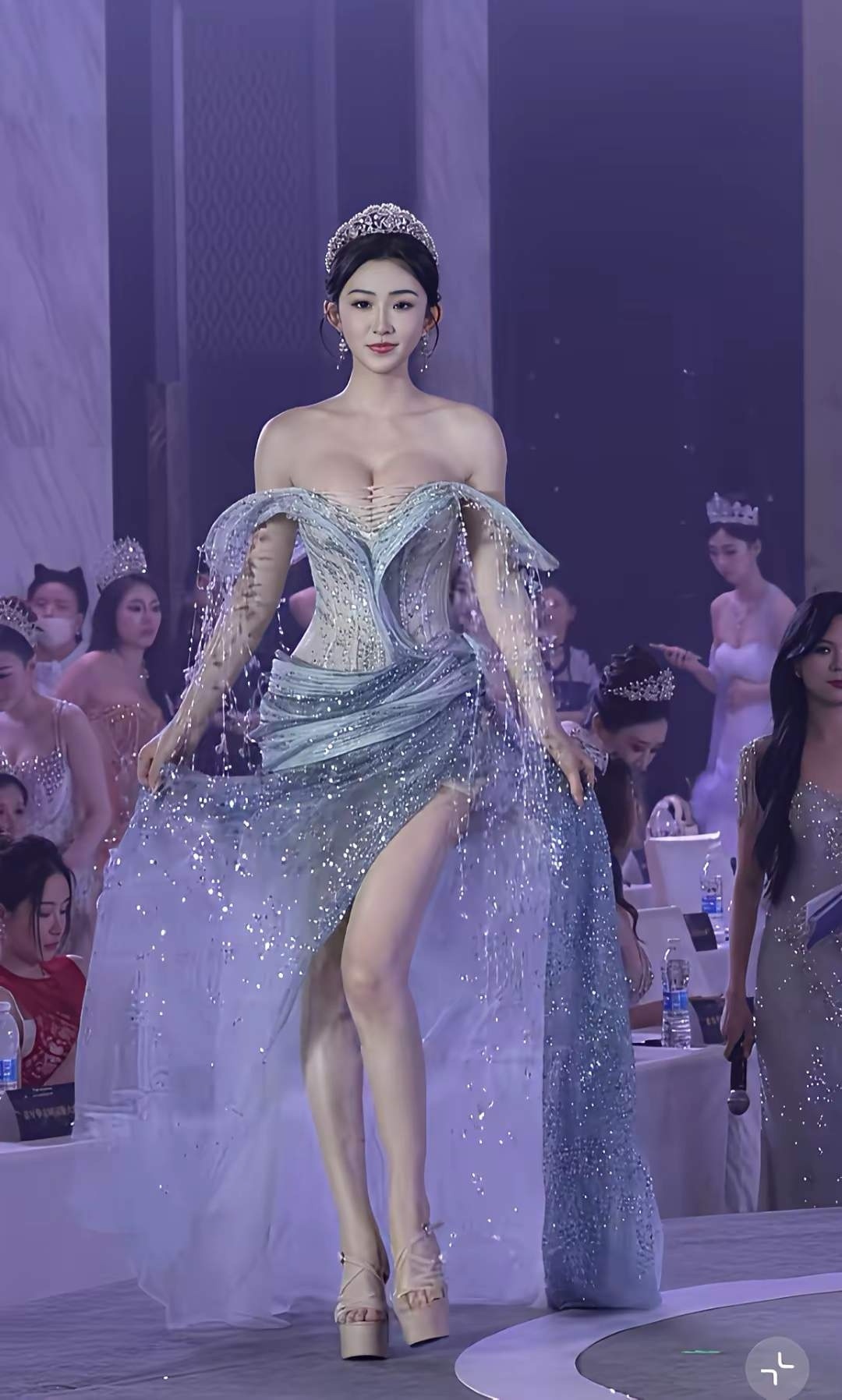 什么实力的男人能找这样的女人 
