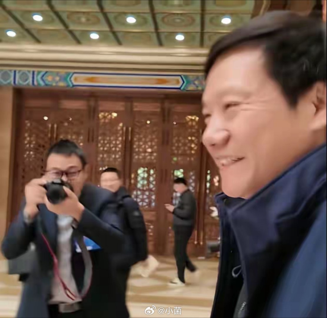 雷军建言把智驾内容纳入驾考雷军这个建议太对了！智驾时代已来，驾考还停留在倒桩移库