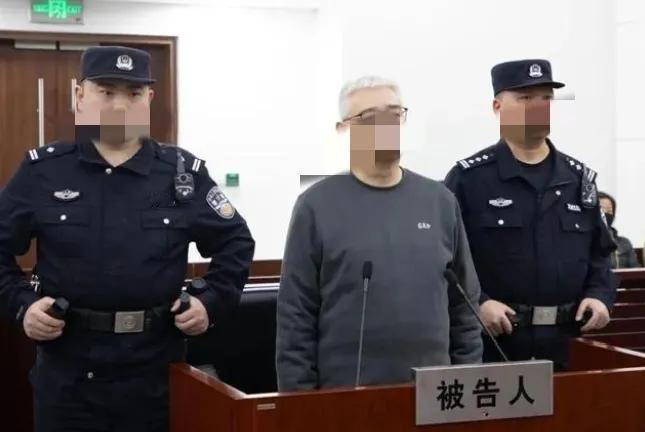 别觉得“位高权重”就能把公款当私产！上海电气原董事长郑建华挪用7亿公款借人，到案