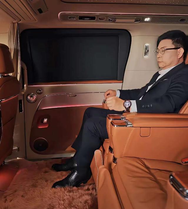 从"你品味low"到"给我blingbling"，余承东被市场教育了
咱就是说，