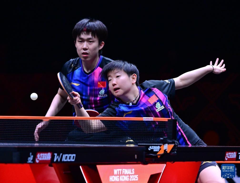 刚看完WTT香港总决赛混双生死战的人说：差点以为“莎头”组合要翻车！
昨晚混双小