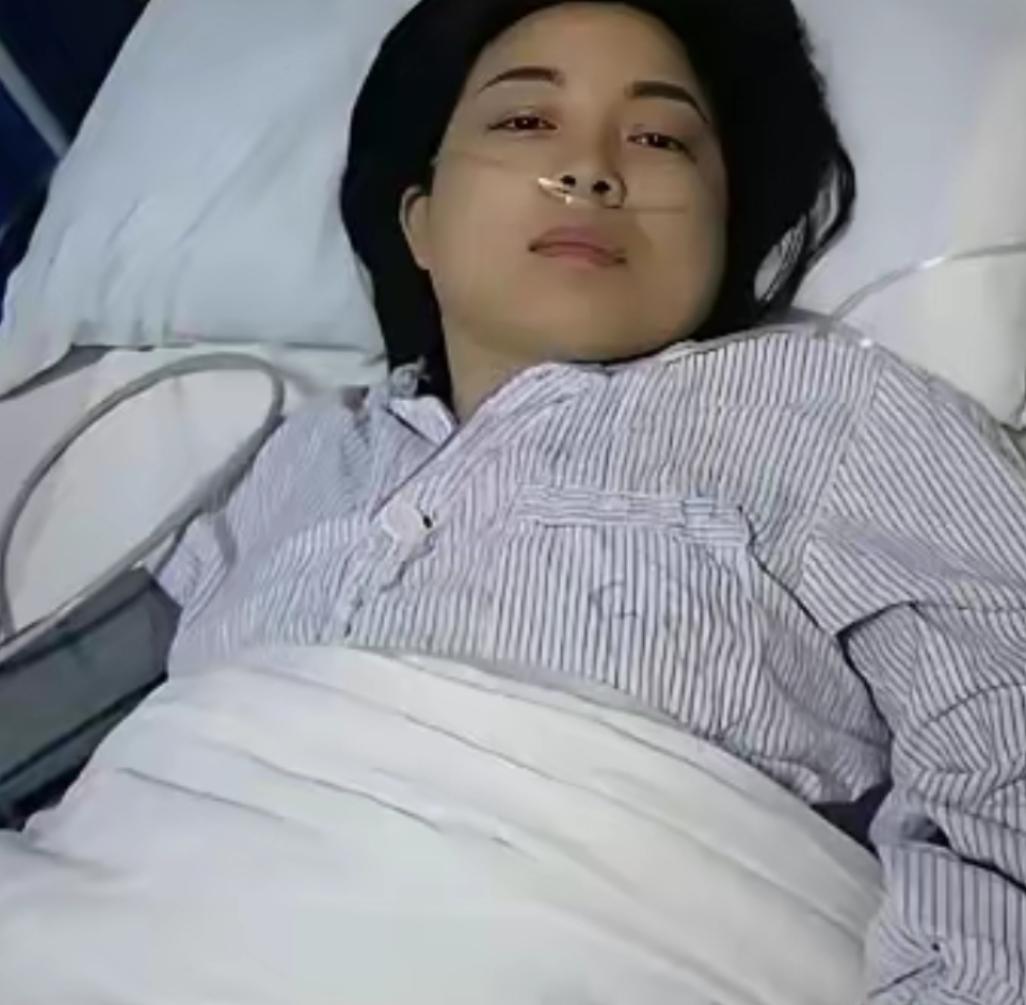 浙江，48岁好心护工无偿照料无亲无故植物人足足8年，原以为付出无人知晓，女子苏醒