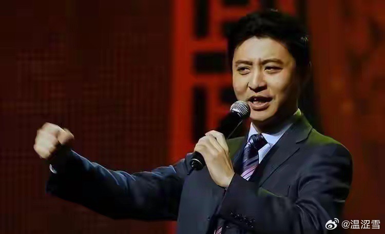 因一句脏话断送大好前途，51岁已满头白发的他，应验了郭德纲的话 
