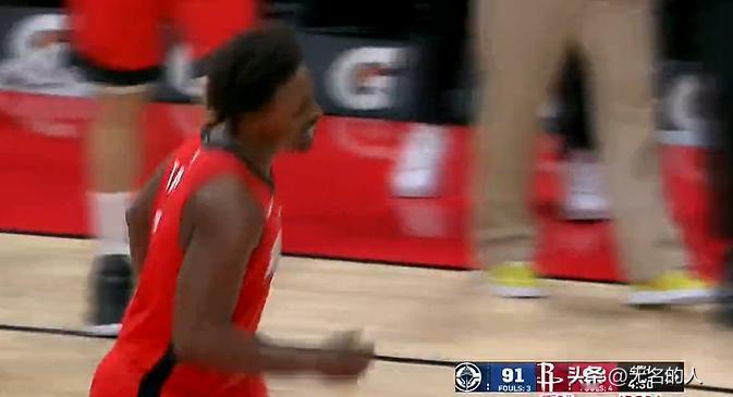 泰特成为奇兵，连得四分帮助球队反超






火箭困难时刻换上奇兵泰特，泰特真