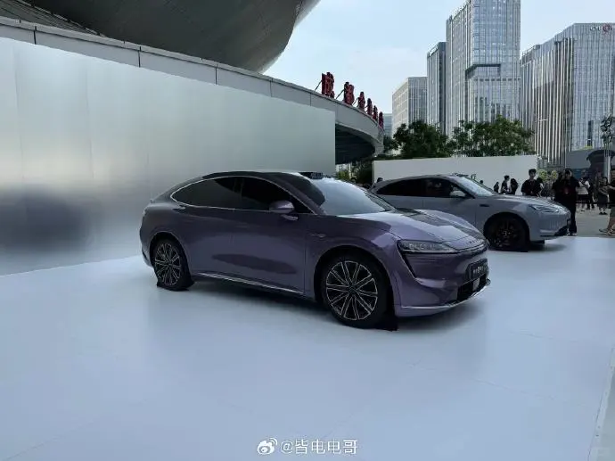 智界R7实拍，颜值怎么样？