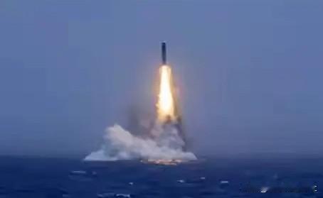 “巨浪”发的还是太少啦！

前两天，中国军方向太平洋深处发射海底潜射试验导弹，瞬
