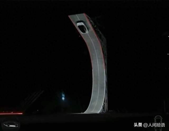 跑车腾空翻火遍全网！特斯拉Roadster亮相，9年等待到底值不值？