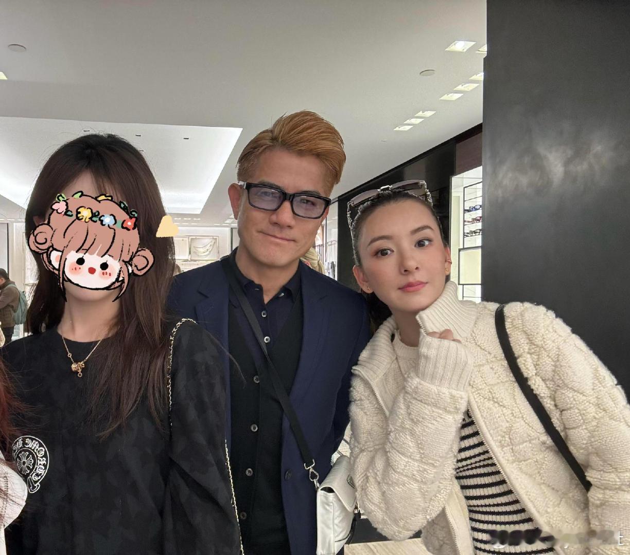#网友英国伦敦偶遇郭富城陪方媛购物#郭天王是真的帅啊，一点也看不出岁月的痕迹~#