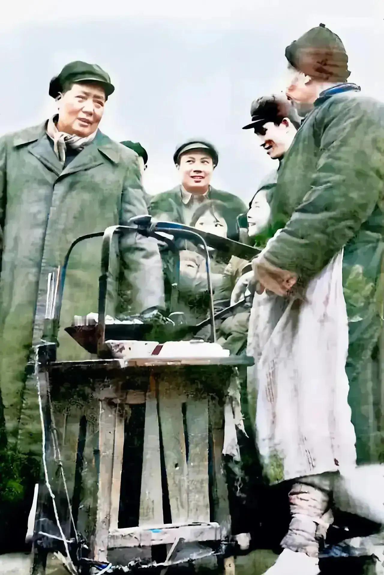 亲情关心小商贩！
支持贫穷人民群众搞副业！