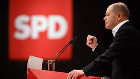 德国的朔尔茨再次被提名为总理


执政的社会民主党人支持他们的现任领导人，尽管他