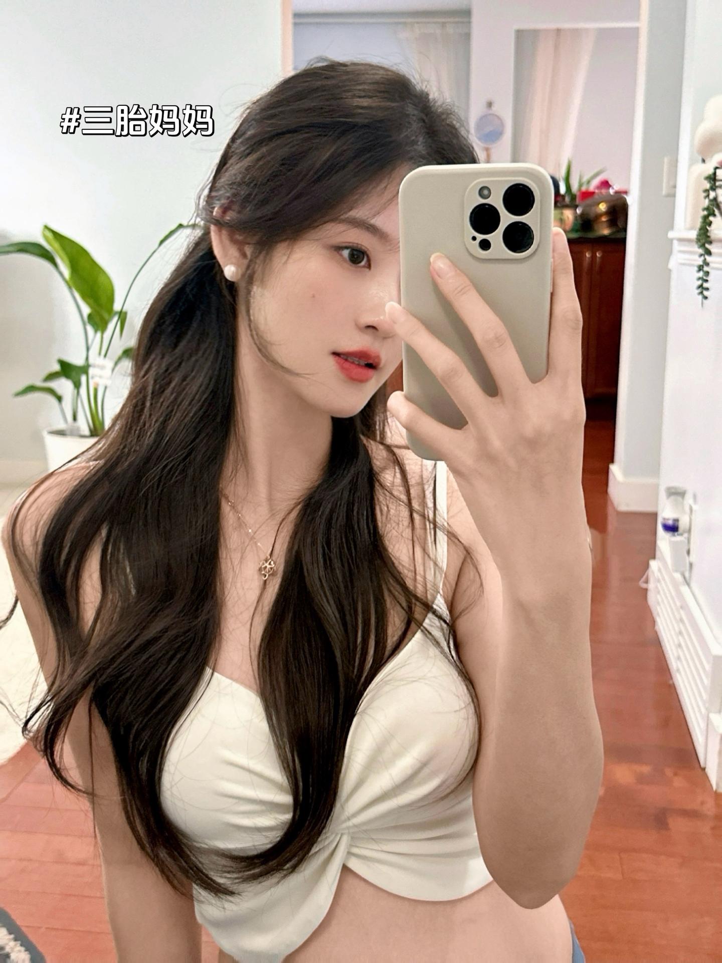 一胎、二胎、三胎。翻到2015、2019、孕期照，眼泪止不住的流 一时...