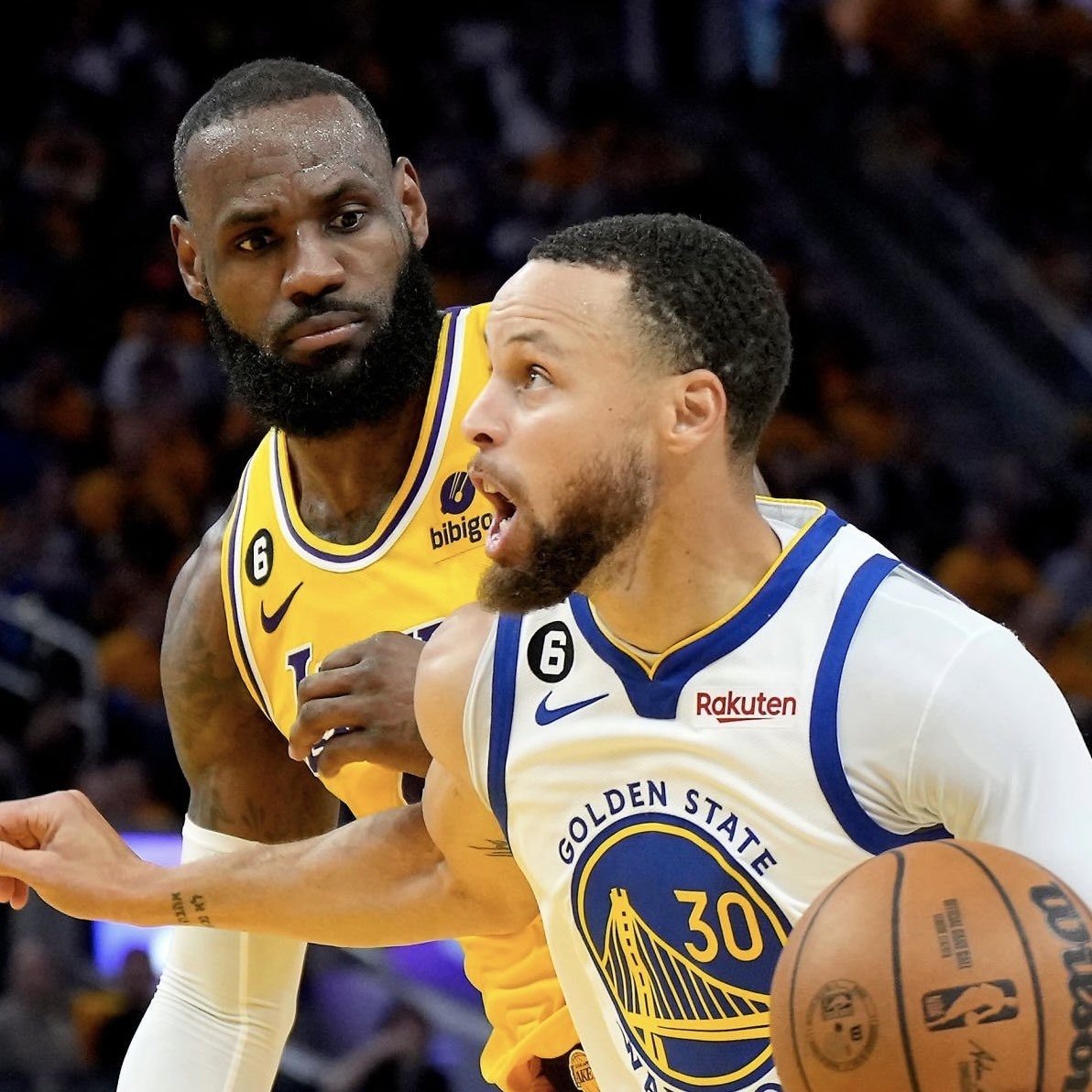 NBA 突发新闻：斯蒂芬·库里计划今夏与勒布朗·詹姆斯会面，力劝他加盟勇士队。想