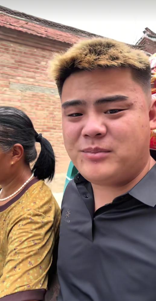 二顺子：你要是活着就好了，我心里太多委屈了！

看到这条视频挺唏嘘的，说实话我身