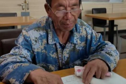 人民日报怒赞！2025年最催泪高考作文出炉，非学霸而是农民工所写

一篇农民工的