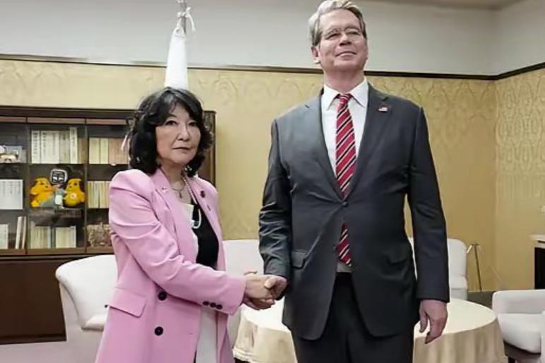 从中美两国官员的气势可以看出，大国就要有大国的样子，日本以及日吹、日舔们不要有什